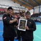 Beberapa aksi pesilat dalam pembukaan Kejuaraan Pencak Silat Priangan Timur Open, yang dilaksanakan di SOR R.A.A Adiwijaya, Kecamatan Tarogong Kidul, Kabupaten Garut, Kamis (2/3/2023). (Foto : Deni Seftiana & Muhamad Azi Zulhakim/Diskominfo Garut).