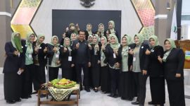 Wakil Bupati Garut, dr. Helmi Budiman membuka secara resmi Seminar Nasional sebagai kado Hari Jadi Garut (HJG) yang ke-210 dengan tema 