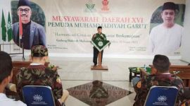 SAMBUTAN. Ketua Pimpinan Daerah Muhammadiyah (PDM) Garut H Mohammad Yusup Sapari, S.Pd., M.M.Pd, saat memberikan sambutan Musyda XVI PDPM Garut di Gedung Dakwah Muhammadiyah, Jalan Pembangunan Kecamatan Tarogong Kidul Kabupaten Garut, Sabtu (18/3/2023)