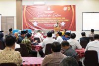 Ketua KPU Kabupaten Garut, Dr. Junaidin Basri, S.Ag, M.Pd. memberikan sambutan dalam Sosialisasi dan Evaluasi Penyusunan Daerah Pemilihan (Dapil) dan Alokasi Kursi Anggota DPRD Kabupaten Garut dalam Pemilu Tahun 2024, Aula Tirta Kencana Hotel, Jum'at (31/3/2023)