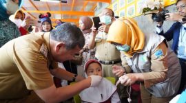 Bupati Garut, Rudy Gunawan membuka secara resmi _Kick Off_ Pelaksanaan Sub Pekan Imunisasi Nasional (PIN) Polio di Kabupaten Garut yang dilaksanakan di Garut Islamic Prima Insani School, Jalan Raya Ciledug, Kecamatan Garut Kota, Kabupaten Garut, Senin (3/4/2023).