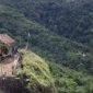 Wakil Bupati Garut, dr. Helmi Budiman, berswafoto di lokasi Geopark Burungayun yang bertempat di Kampung Citapen, Desa Toblong, Kecamatan Cibalong, Kabupaten Garut, Sabtu (08/04/2023). (Foto : Yogi Budiman/Diskominfo Garut).