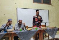 Ketua Dewan Cabang Syarikat Islam Kabupaten Garut dr H Helmi Budiman saat memberikan sambutan dalam kegiatan Silaturahmi dan buka bersama dengan Pengurus Cabang Syarikat Islam kabupaten Garut di Sekretariat SI Garut Jalan Dayeuhhandap Kecamatan Garut Kota Kabupaten Garut, Sabtu (15/4/2023)