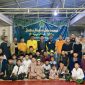 Beringin Muda Garut Poto bersama dengan Anak Yatim dan Kaum Dhuafa di Rumah Tahfidz Al Dzuriah Kecamatan Karangpawitan Garut pada Sabtu (16/4/2023).