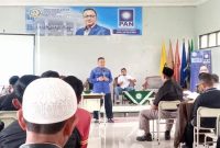 Anggota Komisi V DPRD Provinsi Jawa Barat Fraksi Partai Amanat Nasional (PAN) DPRD Jawa Barat, Daerah Pemilihan Jabar 14 Kabupaten Garut, H. Enjang Tedi M.Sos saat melakukan sosialisasi Penyebarluasan Peraturan Daerah atau Perda Provinsi Jawa Barat Nomor 1 Tahun 2021 tentang Fasilitasi Penyelenggaraan Pesantren, di Aula Staida Muhammadiyah Garut, Selasa (4/4/2023)