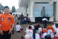 Anggota Fraksi PKS DPRD Kabupaten Garut, Ir H Dede Salahudin, saat menghadiri acara Sholawat, Dzikir, dan doa bersama dengan Anies Rasyid Baswedan, Bakal Calon Presiden RI 2024, di Graha Intan Balarea, Jalan Patriot, Kecamatan Tarogong Kidul, Kabupaten Garut, Senin (1/5/2023).