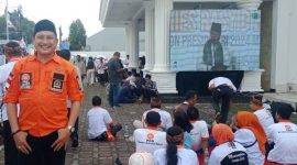 Anggota Fraksi PKS DPRD Kabupaten Garut, Ir H Dede Salahudin, saat menghadiri acara Sholawat, Dzikir, dan doa bersama dengan Anies Rasyid Baswedan, Bakal Calon Presiden RI 2024, di Graha Intan Balarea, Jalan Patriot, Kecamatan Tarogong Kidul, Kabupaten Garut, Senin (1/5/2023).