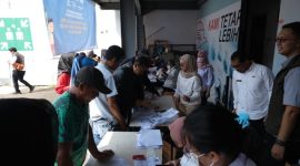 Penyaluran bantuan PMT secara simbolis dilaksanakan di Kantor Pos Garut, Jalan Ahmad Yani, Kecamatan Garut Kota, Kabupaten Garut, Rabu (3/5/2023).

(Foto: M Azi/ Moch Ahdiansyah/ Diskominfo Garut/ Dok. DPPKBPPPA Garut)