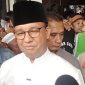 Anies Rasyid Baswedan, Bakal Calon Presiden (Capres) RI 2024 saat diwawancara dalam acara Sholawat, Dzikir, dan Doa Bersama yang diadakan di Graha Intan Balarea, Jalan Patriot, Kecamatan Tarogong Kidul, Kabupaten Garut, Senin (1/5/2023)