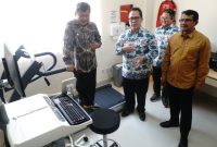 Wakil Bupati Garut Dr. Helmi Budiman (Kanan) Apresiasi Pembukaan Klinik Hasna Medika