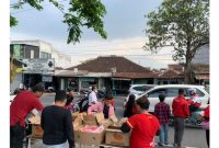 PSI Kabupaten Garut Bagikan Semangka dalam Aksi Solidaritas untuk Palestina