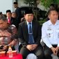 Kepala Kemenag Garut Dr H Saepolloh SAg MAG (tengah) saat menghadiri upacara Peringatan Hari Pahlawan di lapang Setda pada Jumat, 10 November 2023