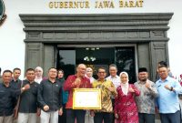 Inspiratif! Pemkab Garut Sabet Penghargaan Ombudsman RI untuk Pelayanan Publik Terbaik!