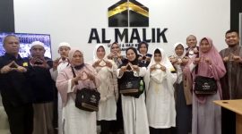 Review Positif dari H. Ajat, Jamaah Umrah_ Al Malik Travel Umrah Is The Best dengan Pelayanan Luar Biasa!