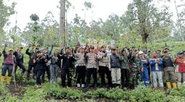 Kolaborasi Perhutani dan Stakeholder_ Penanaman Bersama Demi Hutan yang Makin Subur