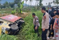 Evakuasi Truk Terperosok di Garut: Kapolres Garut Himbau Pengguna Jalan untuk Lebih Berhati-hati