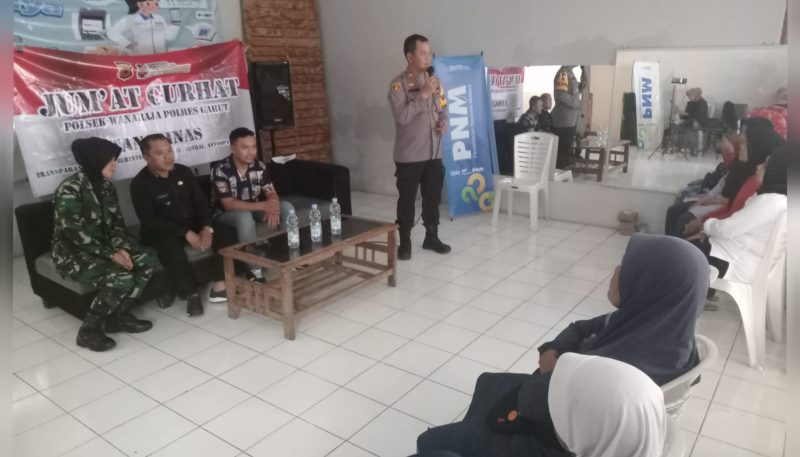 Polsek Wanaraja Polres Garut Perkuat Silaturahmi dengan Program Jum'at Curhat