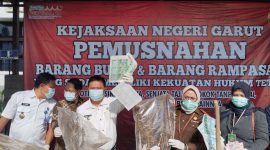  Pemusnahan Barang Bukti: Pj. Bupati Garut dan Forkopimda Berantas Peredaran Narkoba