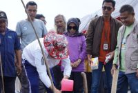 Menuju Garut Zero Waste_ Kadis LH Garut, Jujun Juansyah Luncurkan Program Kamis-Jumat Bersih