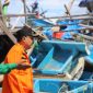 Penjabat Bupati Garut Tinjau Lokasi Terdampak Bencana Gelombang Pasang Pantai Rancabuaya