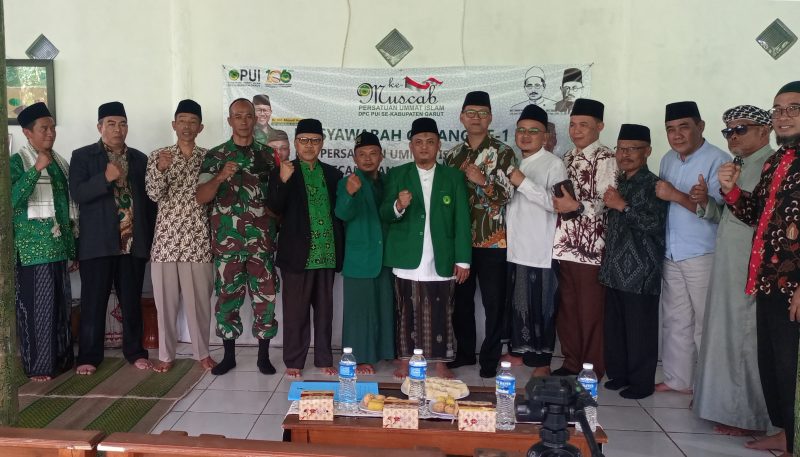 Ketua Umum DPD PUI Garut Kukuhkan Kepengurusan DPC PUI Kecamatan Banyuresmi