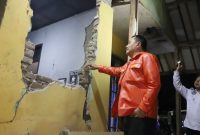 Tinjau Rumah Warga Terdampak Gempa M 4.9, Pj Bupati Garut Prioritaskan Tanggap Darurat