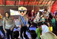 Polres Garut Berikan Trauma Healing Kepada Warga Korban Gempa