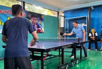 Perkuat Silaturahmi Warga: Cabup Garut Helmi Budiman Buka Pertandingan Persahabatan Tenis Meja di GOR PTM Intan 