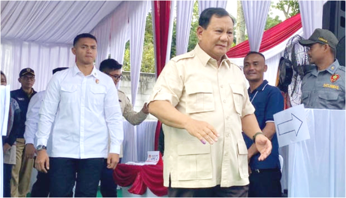 Canda Presiden Prabowo di TPS_ Pilih Siapa di Pilkada Jabar 2024_ Rahasia! (Foto_ © Bisnis.com)