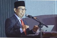 Pesan Dr. Hadiat untuk Wisudawan STIKes Karsa Husada Garut: Jaga Etika dan Berbaktilah kepada Orang Tua