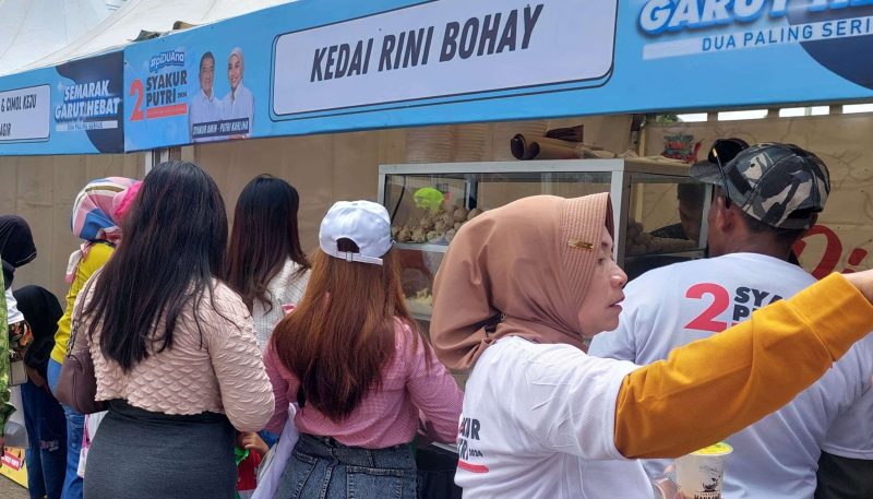 Bazar UMKM Laris Manis, Kampanye Akbar Syakur-Putri Beri Dampak Positif untuk Pelaku Usaha (Foto : Irwan/RRI)