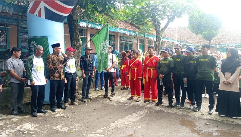 Sekda Garut Apresiasi Jalan Sehat Milad Muhammadiyah: Silaturahmi, Edukasi, dan Kesehatan dalam Satu Momen!