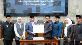 Rapat Paripurna DPRD Kabupaten Garut Tetapkan Pasangan Syakur-Putri Sebagai Bupati dan Wakil Bupati Terpilih 2025