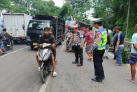 Aksi Cepat Sat Lantas Polres Garut Evakuasi Korban Kecelakaan di Tarogong-Leles