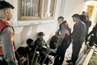 Heboh! Tiga Pria Mabuk Buat Onar Saat Nobar Persib, Polres Garut Bertindak Cepat!