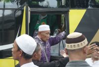 Kembali dari Mekkah, 441 Jemaah Haji Kloter 5 Asal Garut Disambut Tangis Bahagia
