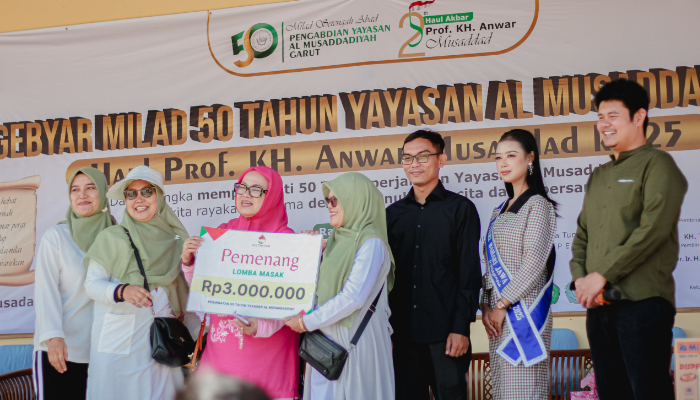 Lomba masak dengan menu utama nila hitam dalam peringatan 50 Tahun Yayasan Al Musaddadiyah didukung Puteri Bahari Inteligensia Jawa Barat 2025 sebagai dewan juri