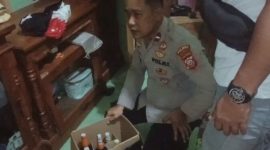 Razia Malam, Polsek Cibalong Temukan Miras di Rumah Warga