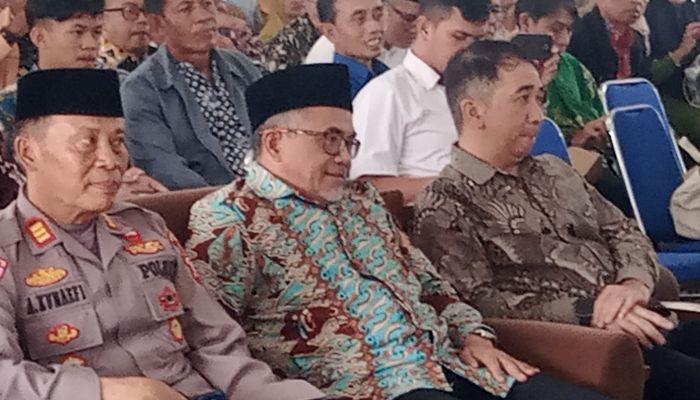  Anggota DPRD Jabar Ahab Sihabudin (tengah) Muhammadiyah Harus Jadi Lumbung Pemimpin Nasional