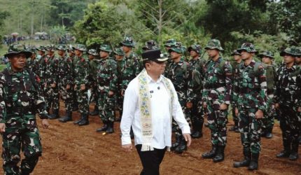 Bupati Garut Apresiasi TNI TMMD Bantu Warga Desa Bangun Jalan dan Akses Hidup Layak