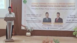 Kesaksian Menyentuh PLT Kepala MAN 2 Garut untuk Uud Hambali di Acara Sertijab Kepala TU MAN 1 Garut