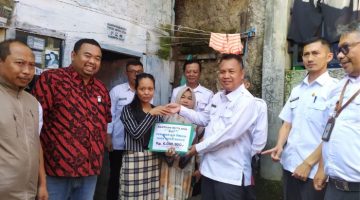 PDAM Tirta Intan Garut Bantu Perbaiki Rumah Ibu Novi, Kolaborasi Lawan Kemiskinan Ekstrem