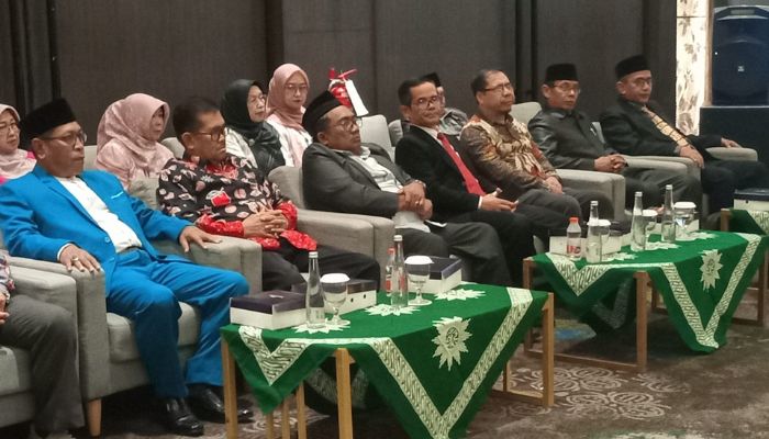 Ketua PDM Garut ( ketiga dari kiri) Dorong IMDA Buka Prodi Sains untuk Jadi Universitas