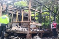 Terdengar Ledakan Kecil, Rumah Panggung di Garut Langsung Hangus Terbakar