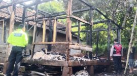 Terdengar Ledakan Kecil, Rumah Panggung di Garut Langsung Hangus Terbakar