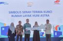 Bupati Garut Abdusy Syakur Amin meresmikan bantuan 85 rumah layak huni Astra di Pakenjeng sebagai upaya mengurangi 22 ribu RTLH di Garut