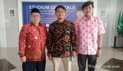 Dikdasmen PNF PDM Garut Luncurkan Batik Sekolah Khas Garut Target 18 Ribu Siswa