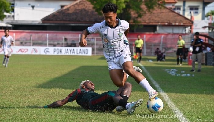 Drama Penalti Warnai Laga Persigar vs Wamena United di Ngawi