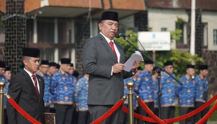 Bupati Garut, Abdusy Syakur Amin memimpin Upacara Hari Lahir Pancasila 2026 di Lapangan Setda Garut dan mengajak generasi muda menjadikan Pancasila sebagai ideologi yang hidup
