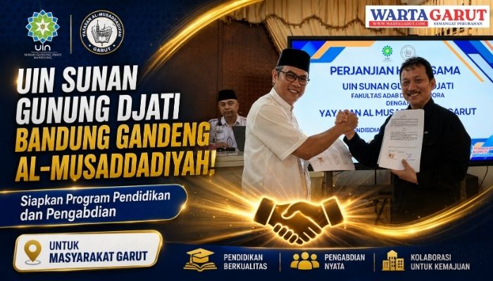 Dekan Fakultas Adab dan Humaniora UIN Sunan Gunung Djati Bandung bersama Ketua Yayasan Al-Musaddadiyah Garut usai menandatangani kerja sama penguatan pendidikan, literasi, dan pengabdian masyarakat